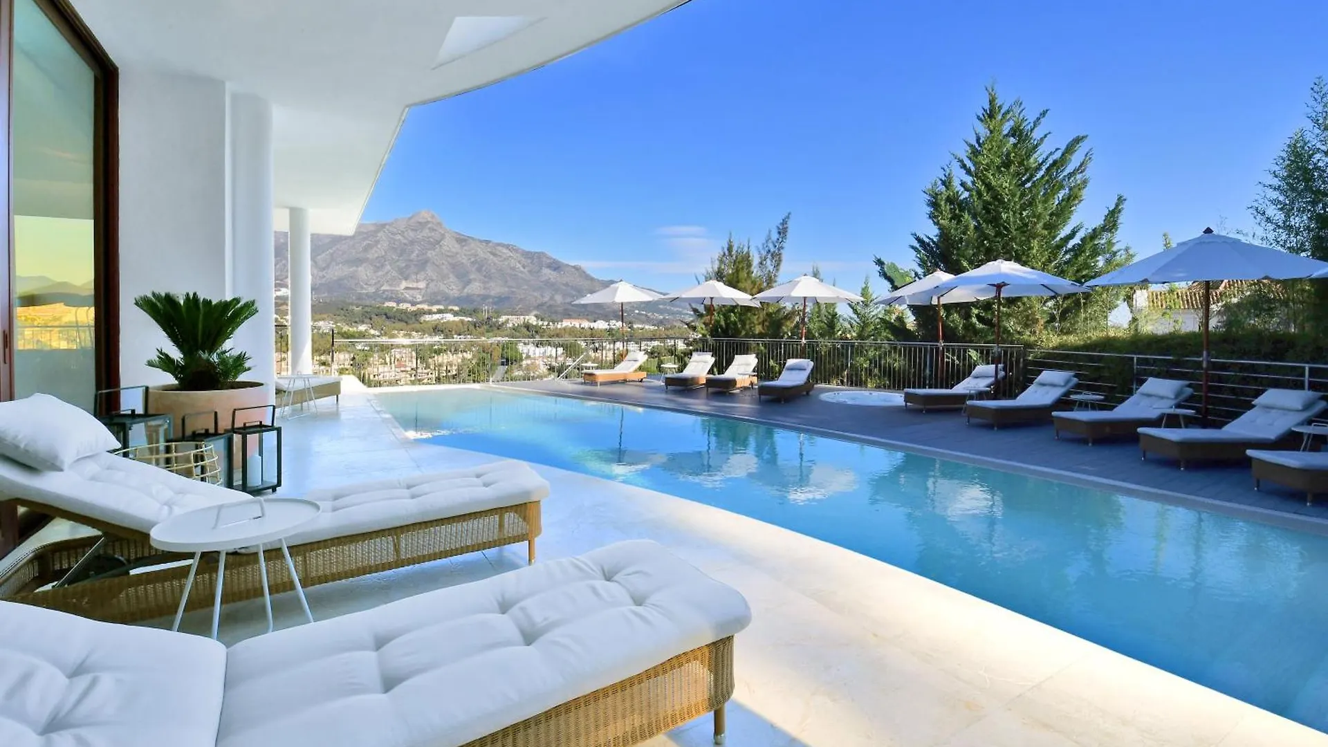Apartment Extraordinary 7 Bdrm Villa W Pool, Gym, Cinema Marbella