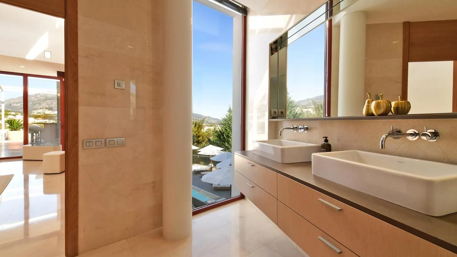 Apartment Extraordinary 7 Bdrm Villa W Pool, Gym, Cinema Marbella