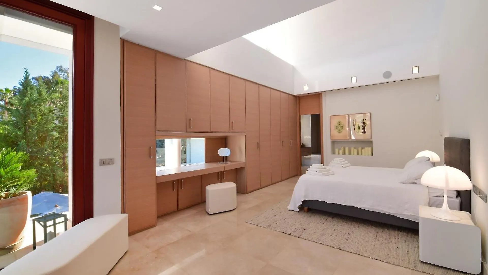 Extraordinary 7 Bdrm Villa W Pool, Gym, Cinema Marbella