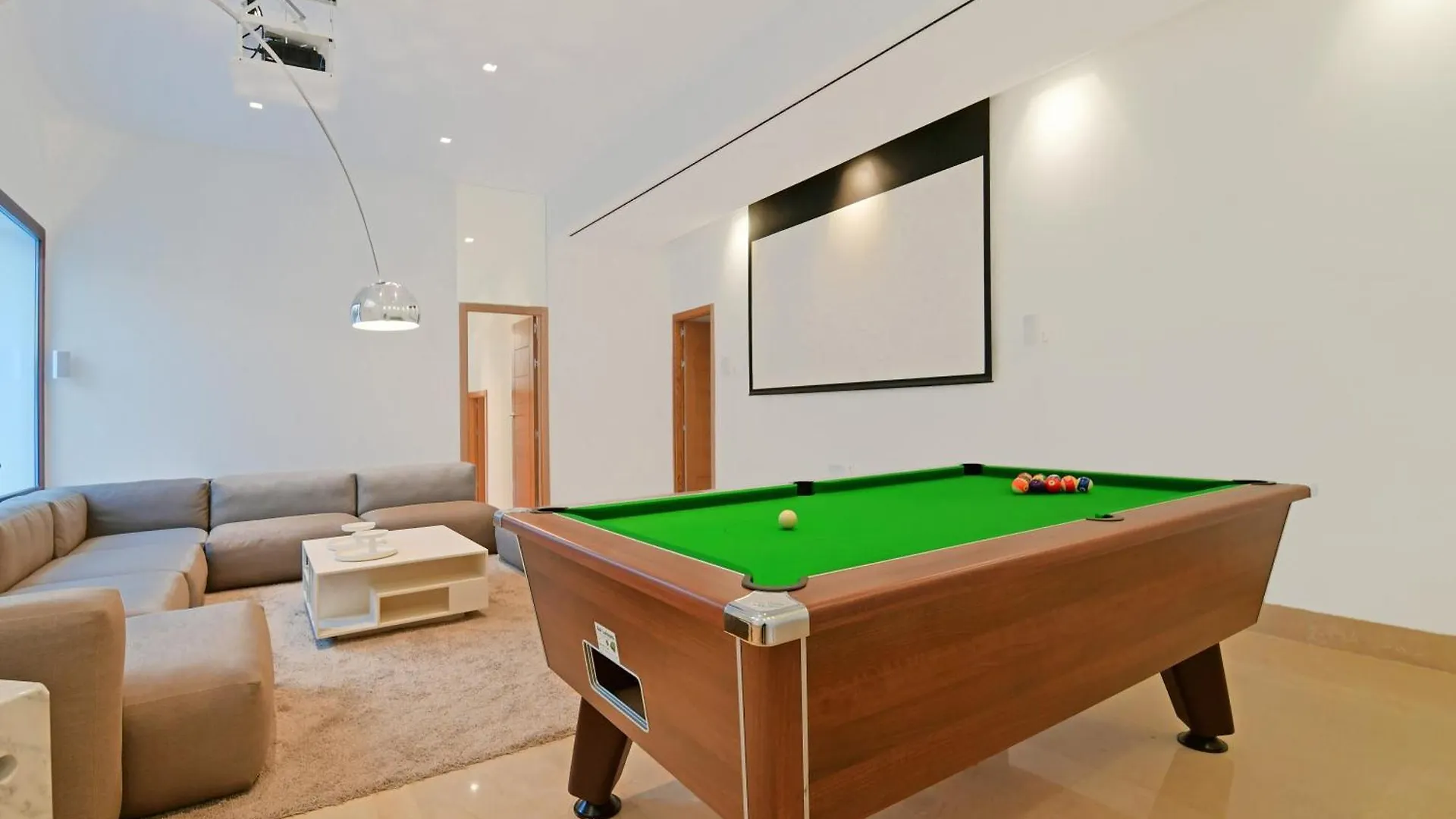 Apartment Extraordinary 7 Bdrm Villa W Pool, Gym, Cinema Marbella